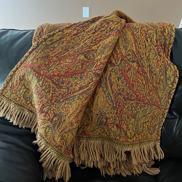 Gold Ornate Paisley Throw Blanket 40" x 93" Like New - Picture 2 of 4